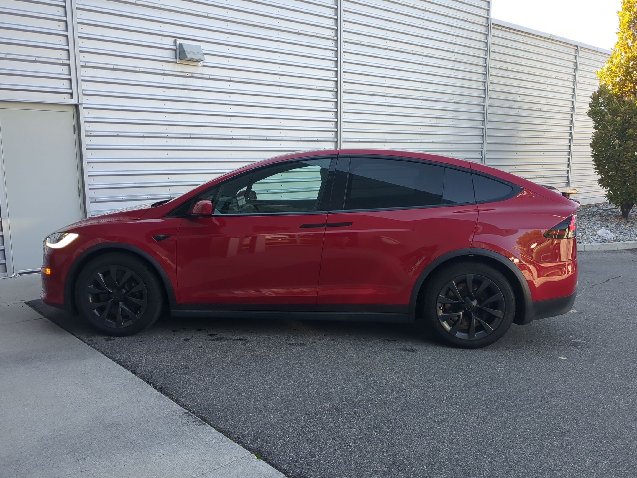 Used 2022 Tesla Model X AWD/4WD image 8