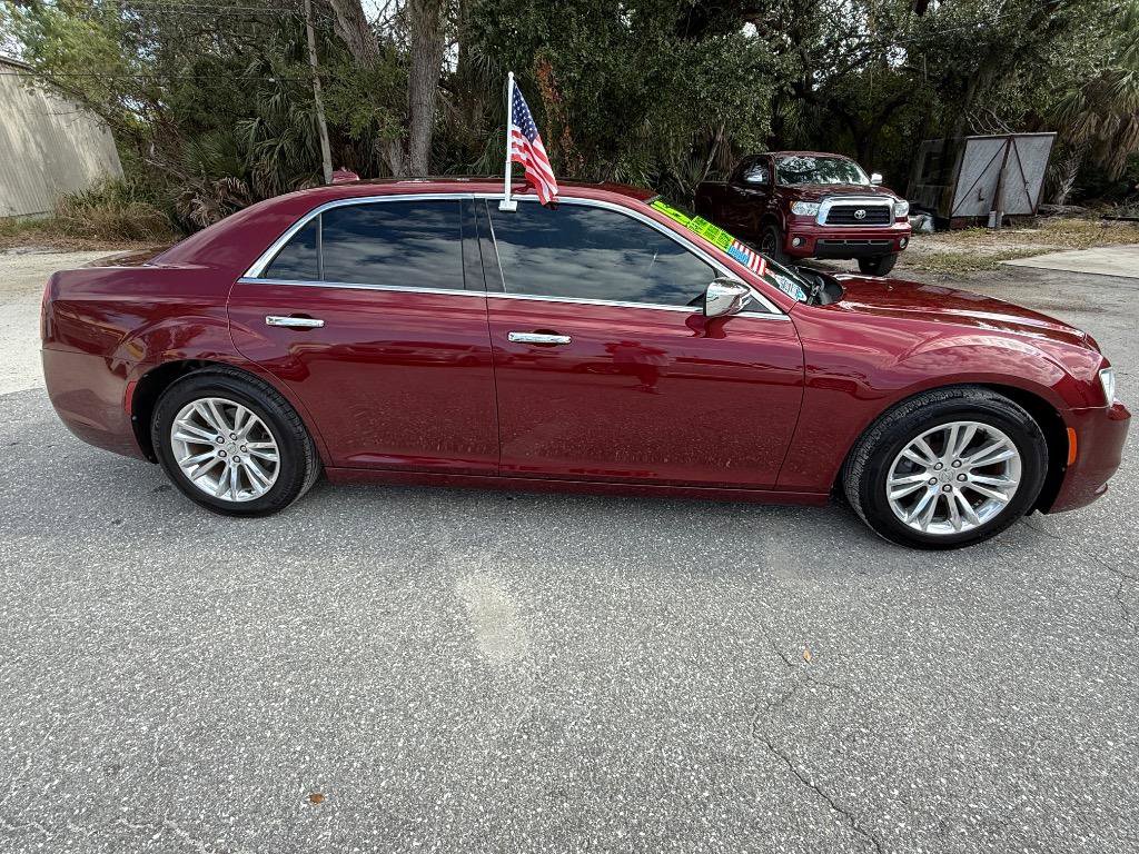 Used 2015 Chrysler 300 C image 7