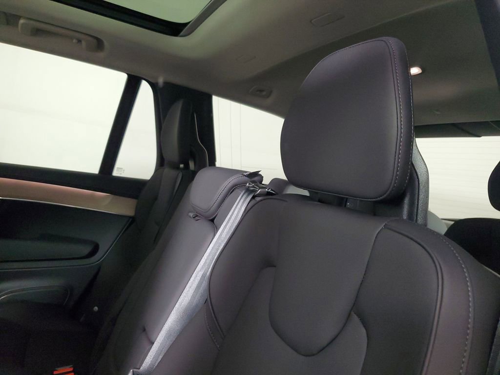 Certified 2025 Volvo XC90 B6 Core w/ Climate Package image 15