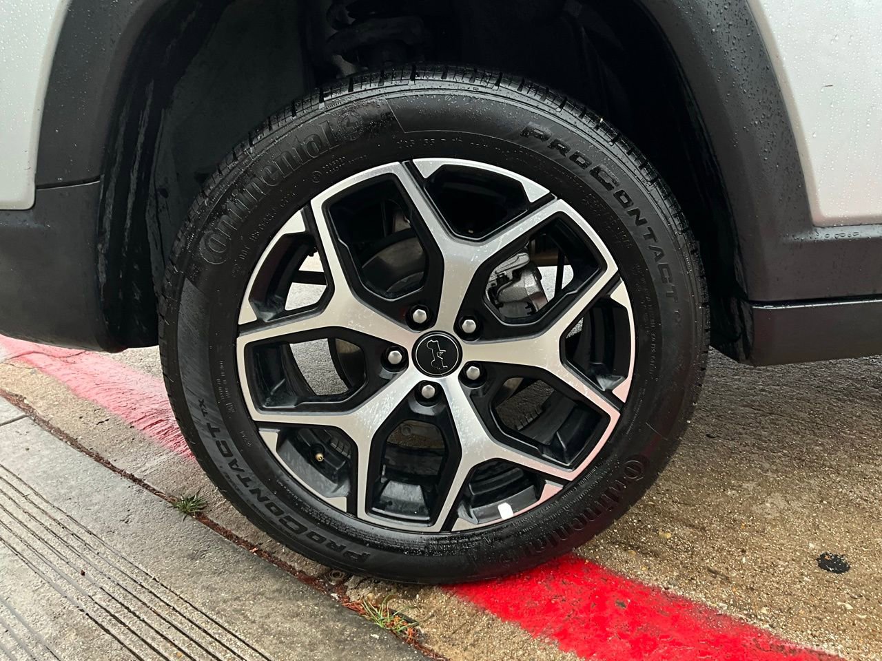 Used 2025 Jeep Compass Limited image 9