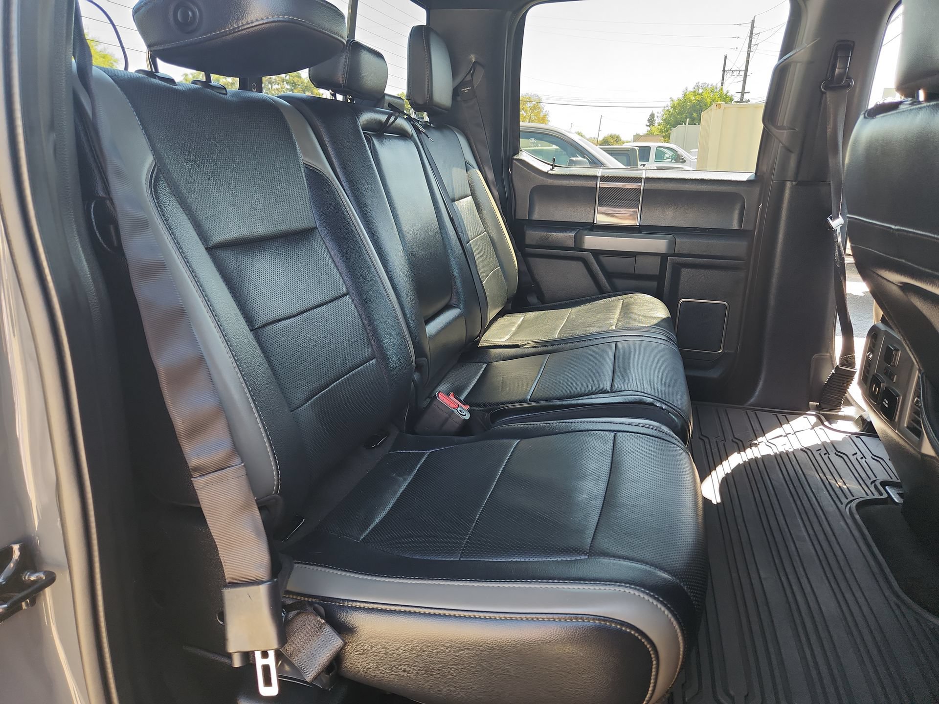 Used 2018 Ford F150 Raptor w/ Equipment Group 802A Luxury AWD/4WD image 28