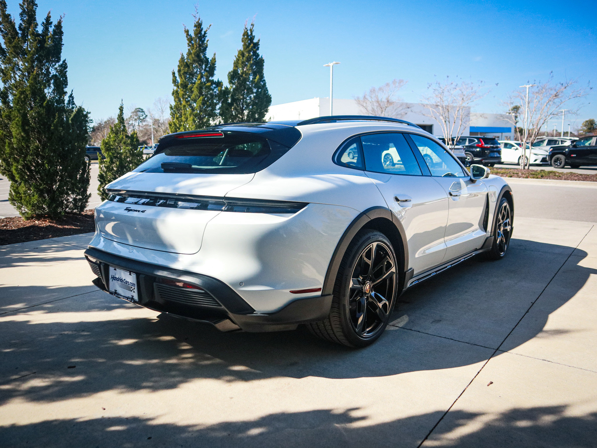 Used 2023 Porsche Taycan 4 Cross Turismo w/ Premium Package image 10