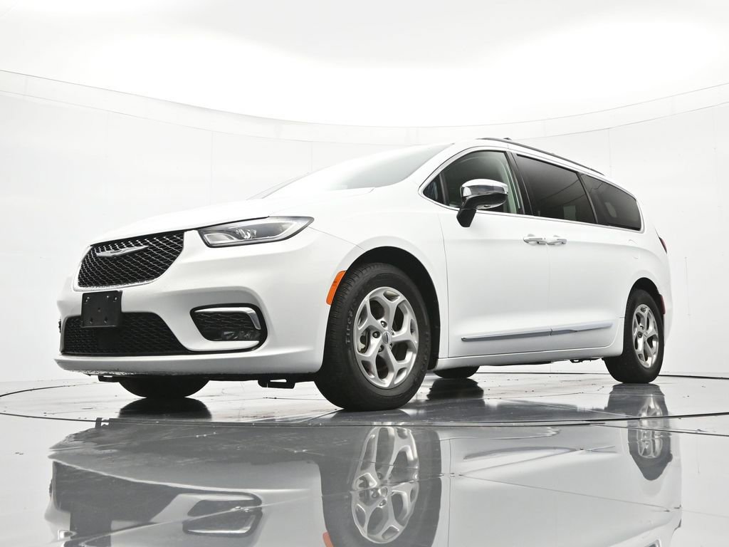 Used 2023 Chrysler Pacifica Limited image 38
