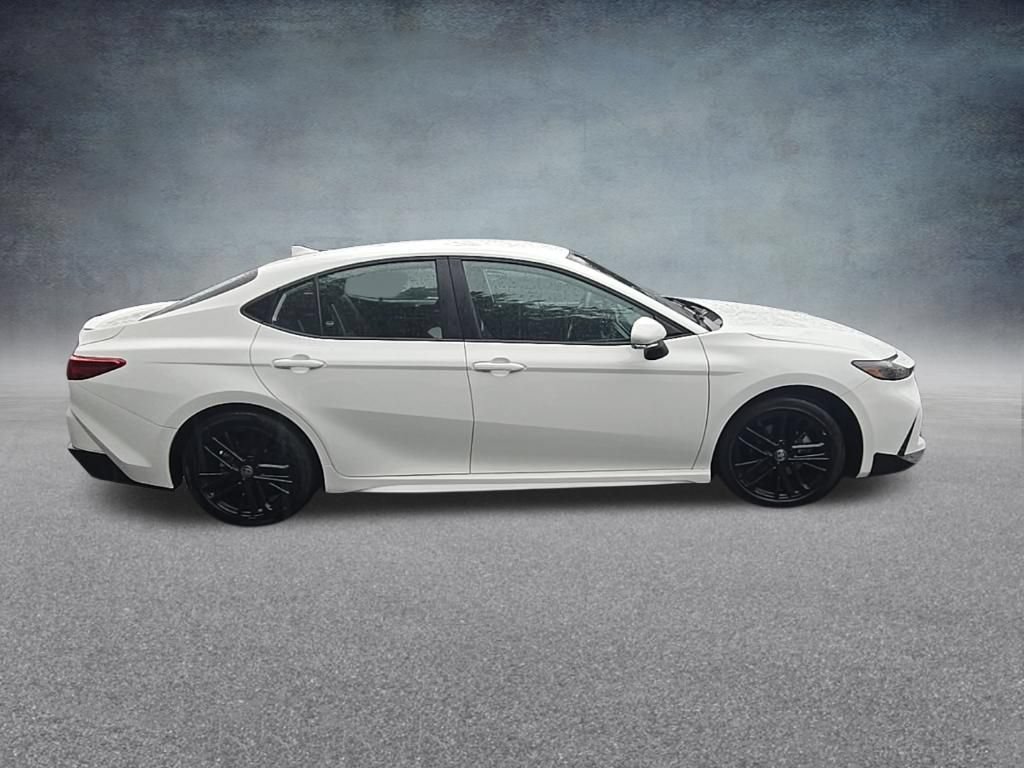 Used 2025 Toyota Camry SE FWD image 9