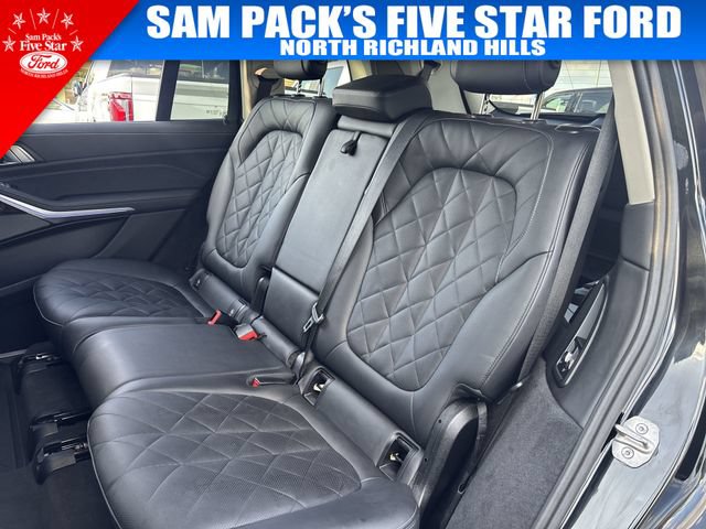Used 2024 BMW X7 xDrive40i AWD/4WD image 32