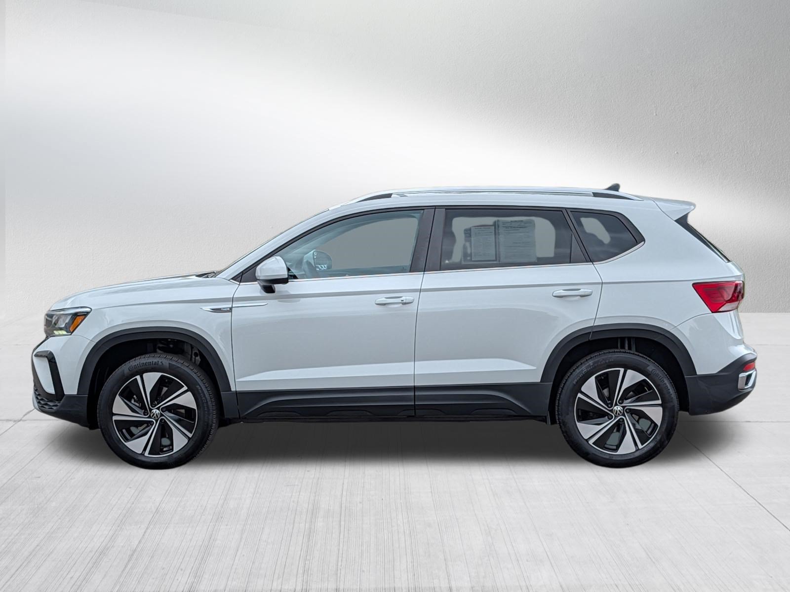 Certified 2023 Volkswagen Taos SE w/ Panoramic Sunroof Package AWD/4WD image 4