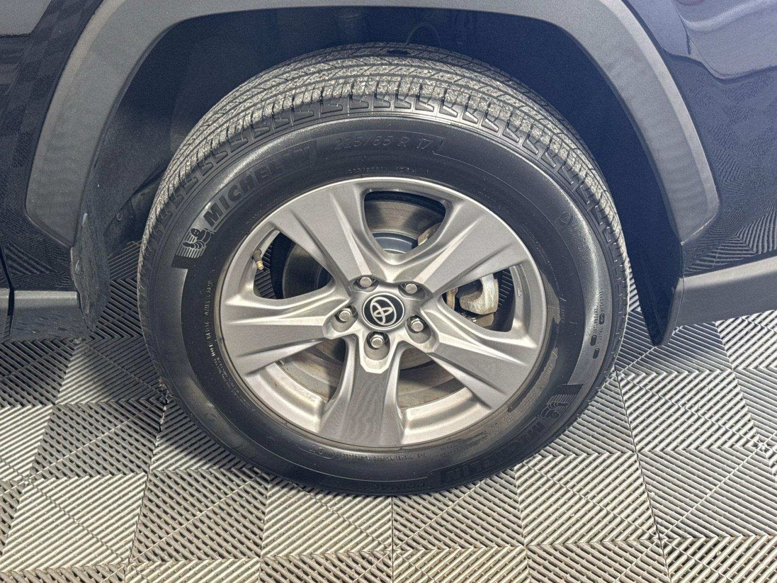 Used 2022 Toyota RAV4 XLE image 11