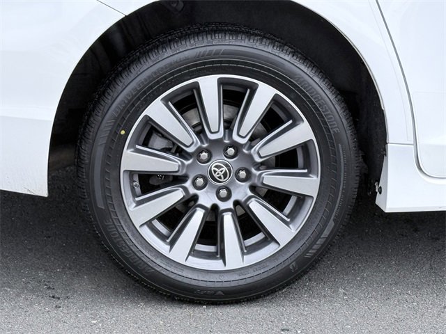 Certified 2020 Toyota Sienna LE image 6