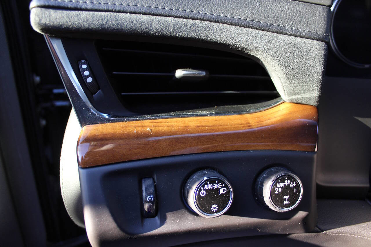 Used 2017 Cadillac Escalade Luxury image 17