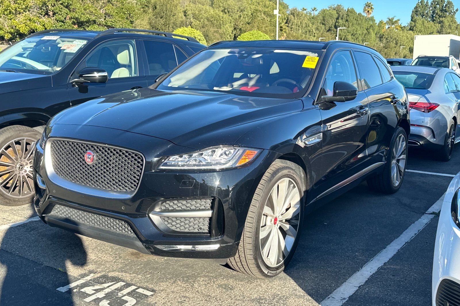 Used 2018 Jaguar F-PACE R-Sport image 2