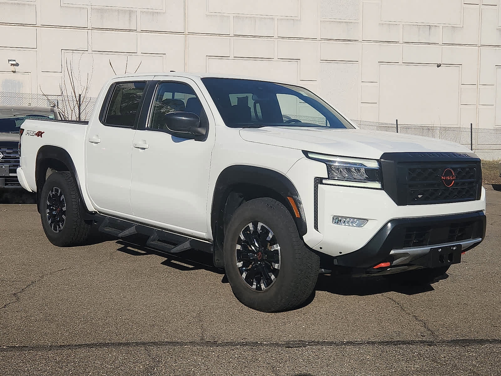 Used 2022 Nissan Frontier PRO-4X w/ Technology Package image 2