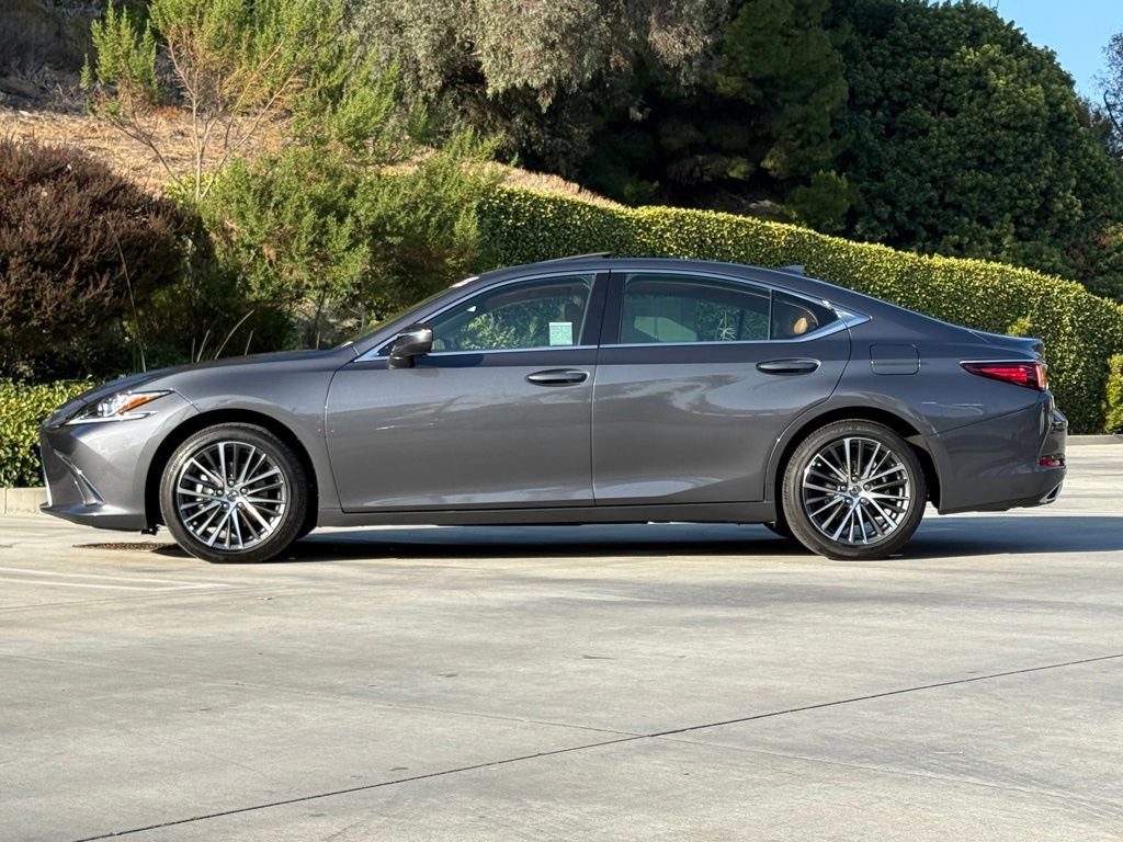 Used 2025 Lexus ES 350 w/ Premium Package FWD image 7