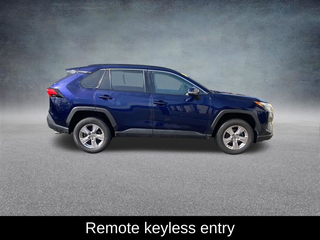 Used 2022 Toyota RAV4 XLE AWD/4WD image 8