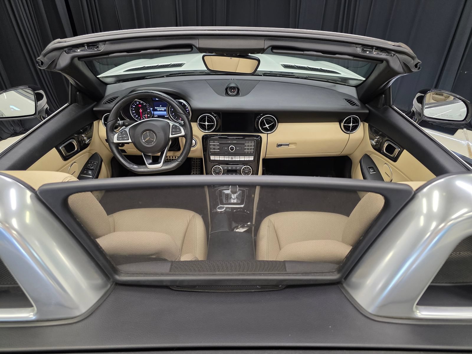 Used 2019 Mercedes-Benz SLC 300 image 2