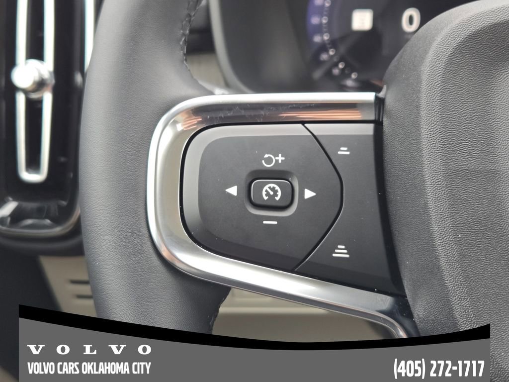 Certified 2023 Volvo XC40 B5 Ultimate w/ Protection Package Premier image 27