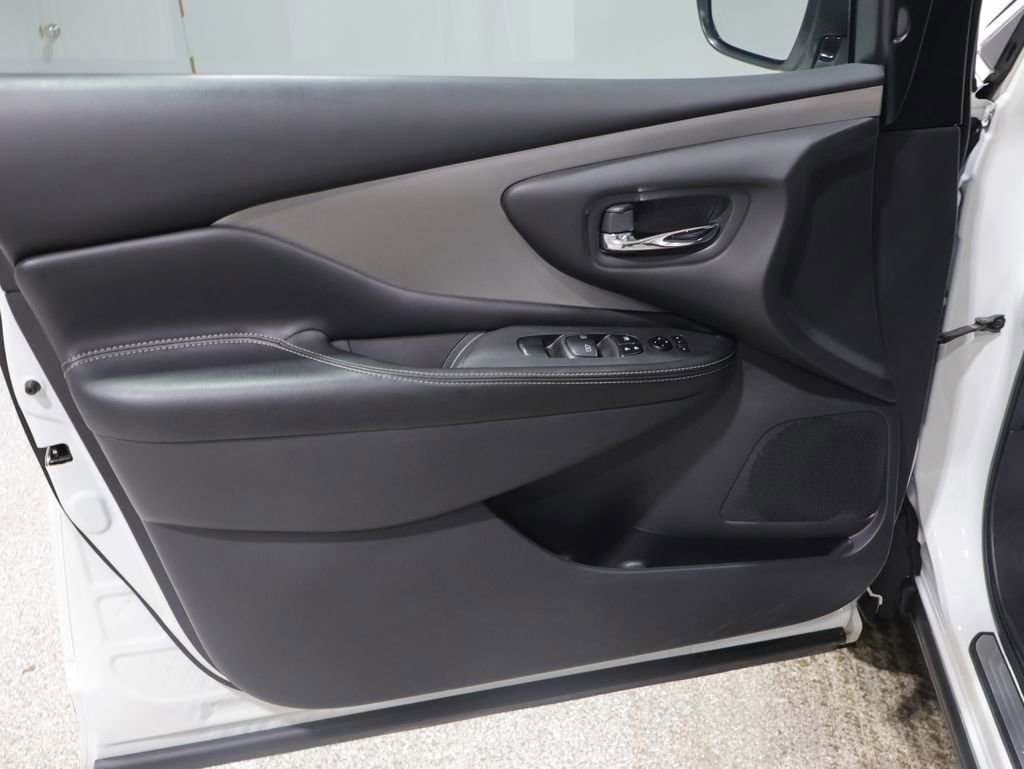 Used 2023 Nissan Murano SV AWD/4WD image 12