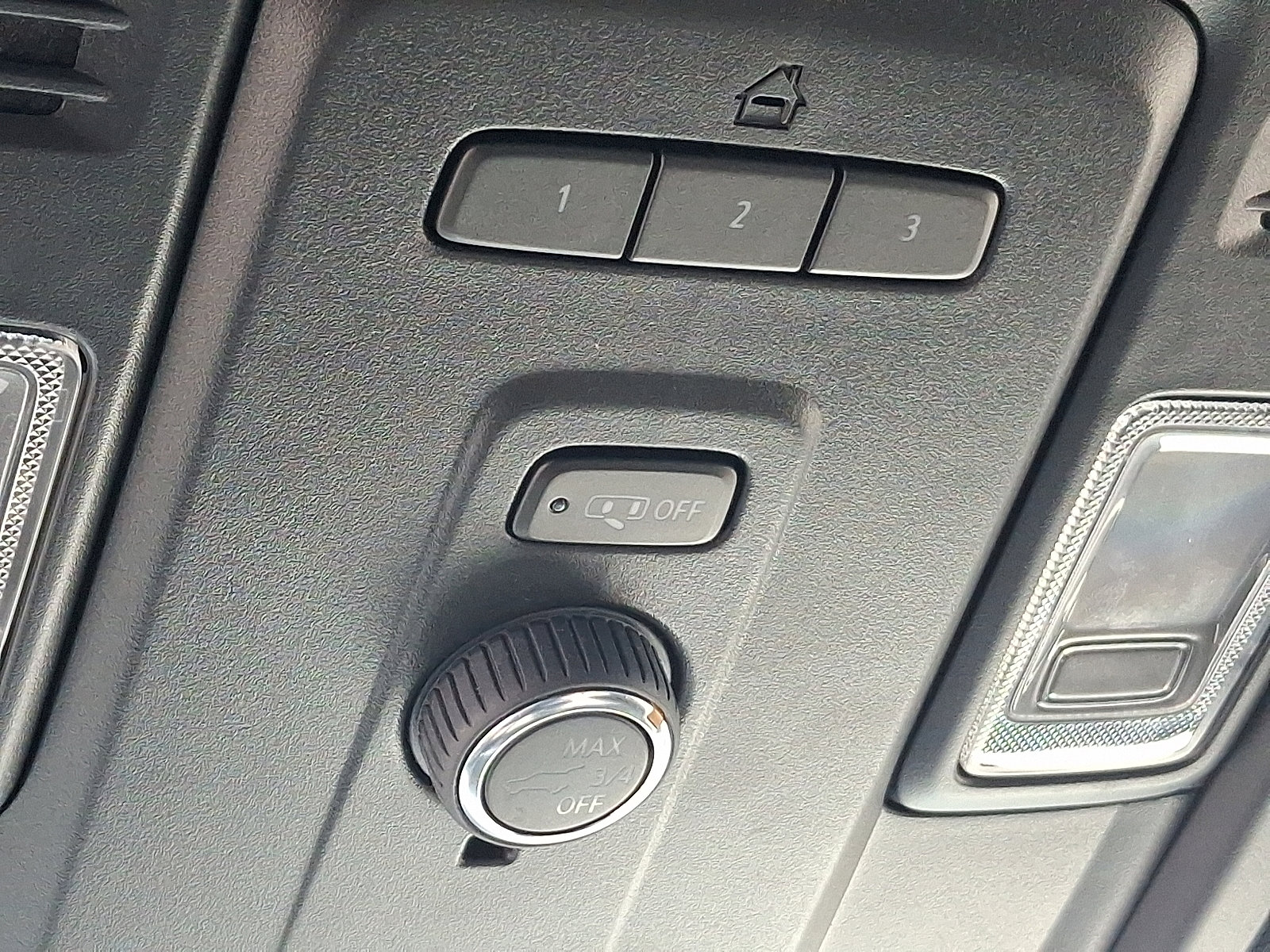 Certified 2024 GMC Yukon XL SLT image 28