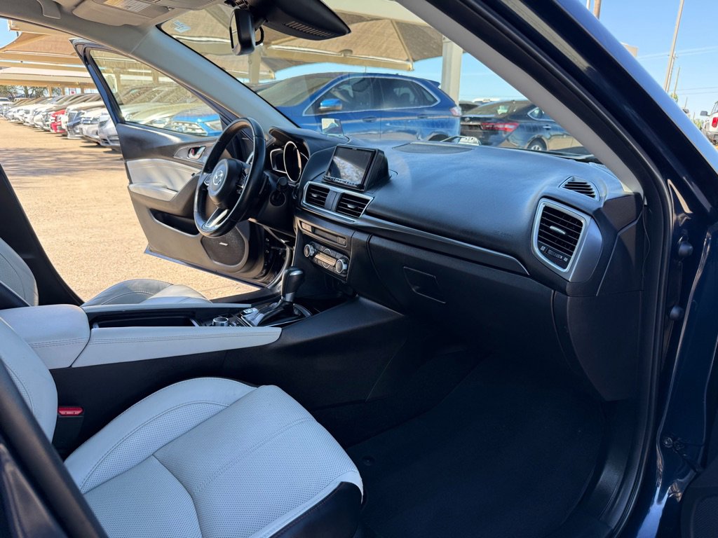 Used 2018 MAZDA MAZDA3 Grand Touring w/ Premium Equipment Package image 16