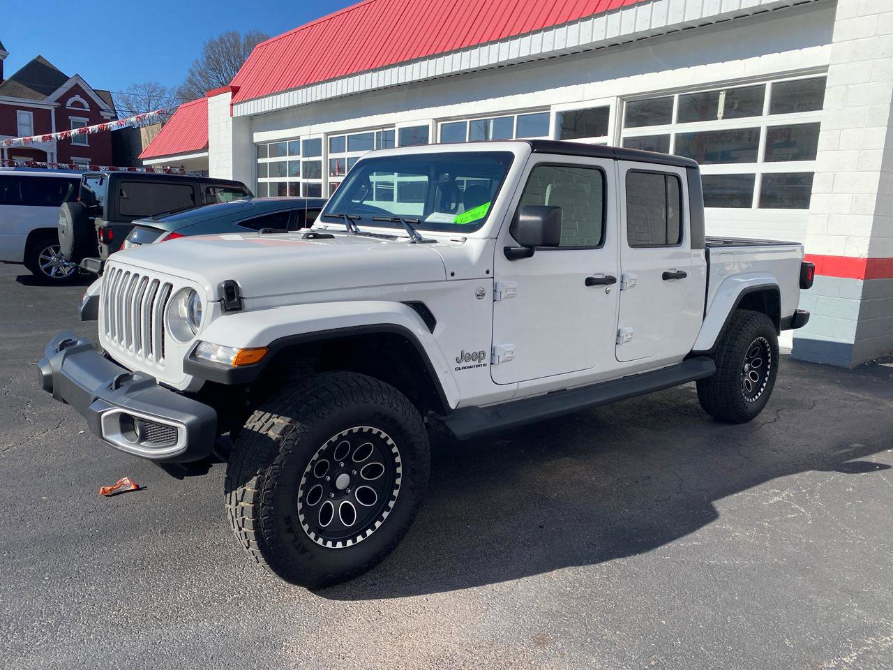 Used 2023 Jeep Gladiator Overland AWD/4WD image 1