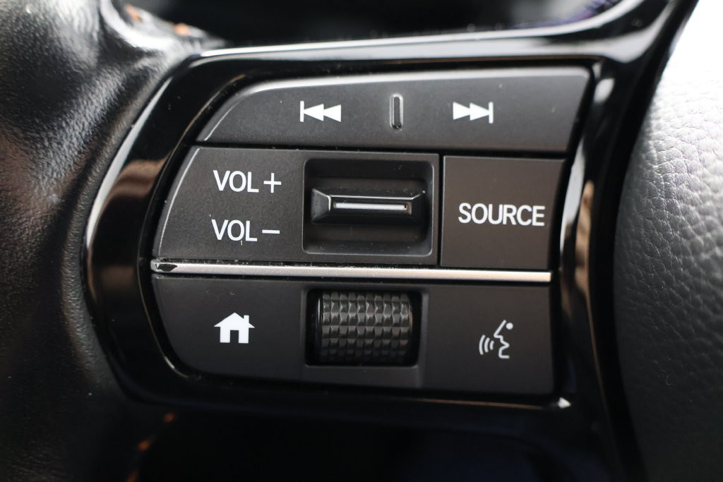 Certified 2025 Honda HR-V Sport image 11