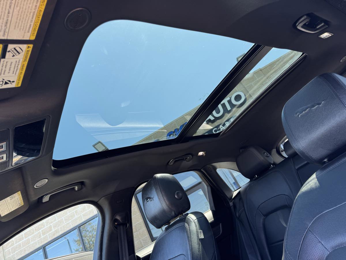 Used 2021 Jaguar F-PACE S AWD/4WD image 22