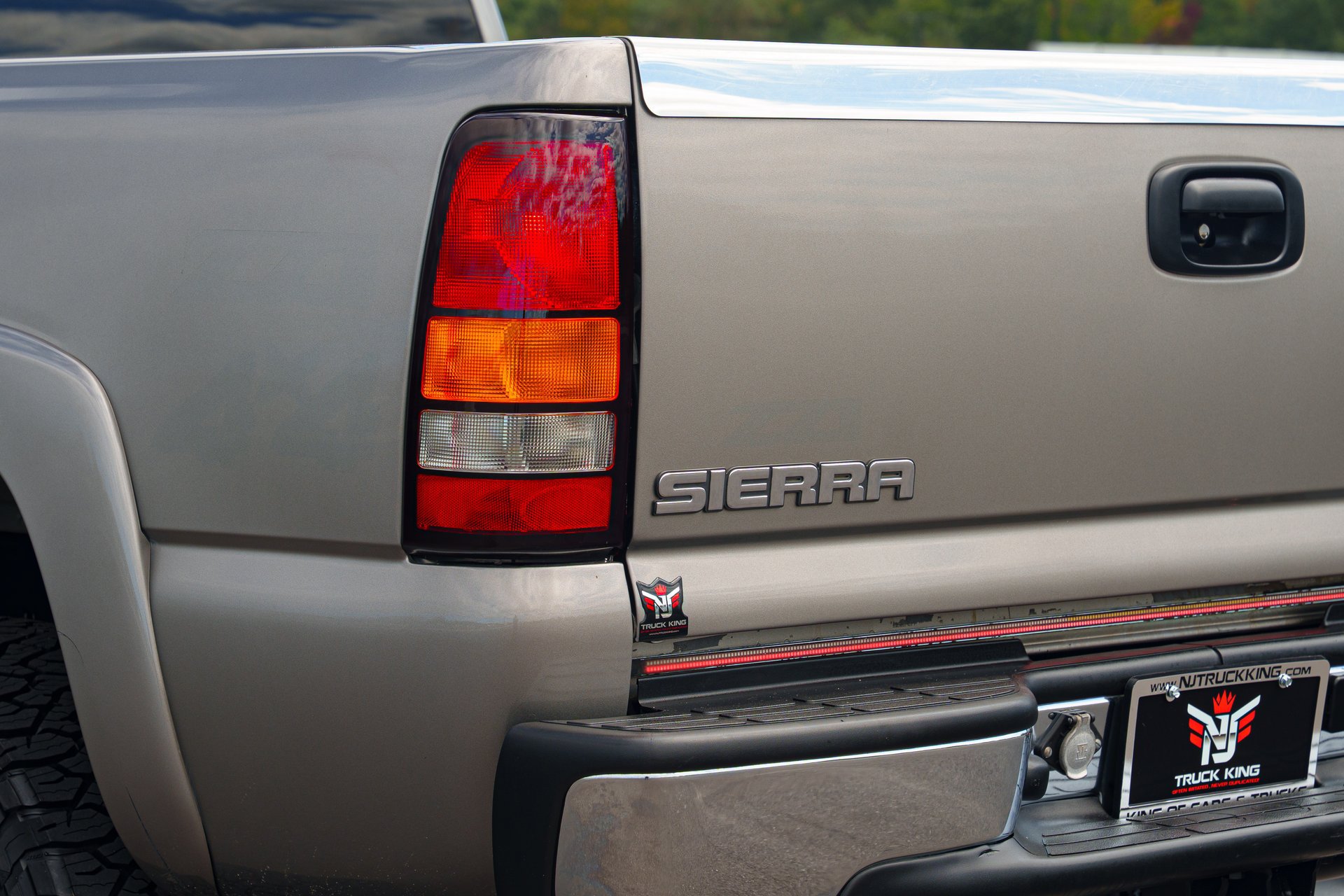Used 2007 GMC Sierra 2500 SLT w/ Heavy-Duty Power Package AWD/4WD image 27