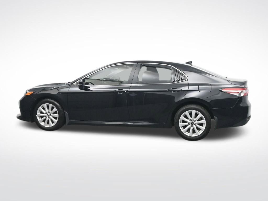 Used 2019 Toyota Camry LE image 10