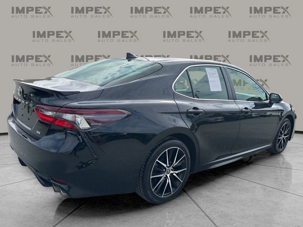 Used 2024 Toyota Camry SE image 5
