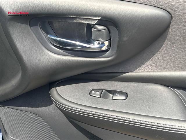 Used 2023 Nissan Murano SV FWD image 13