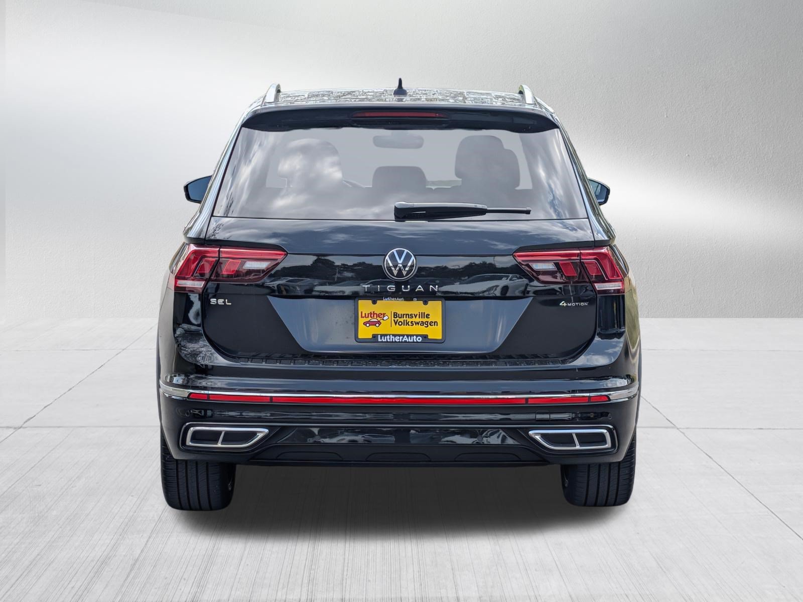 Used 2023 Volkswagen Tiguan SEL R-Line AWD/4WD image 6