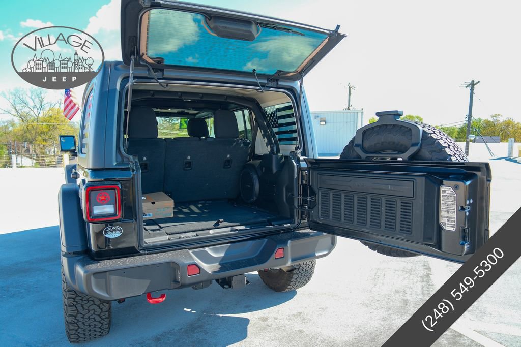 Used 2022 Jeep Wrangler Unlimited Rubicon w/ Cold Weather Group AWD/4WD image 5