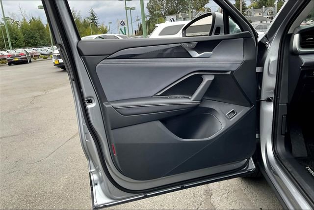 New 2025 Volkswagen Tiguan SE AWD/4WD image 23