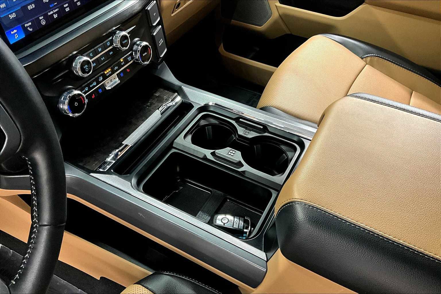 Used 2024 Ford F350 Lariat image 19