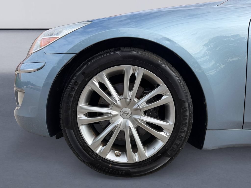 Used 2010 Hyundai Genesis 4.6 w/ Technology Pkg 5 RWD image 9