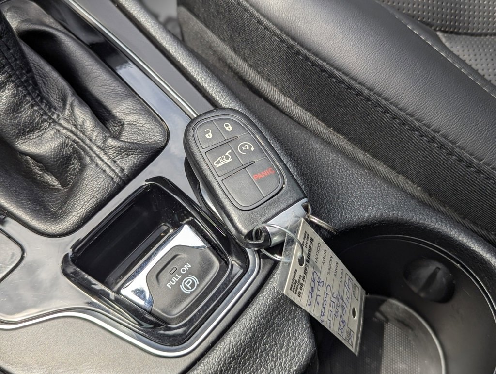 Used 2019 Jeep Cherokee Limited image 44