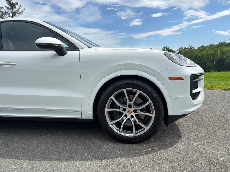 Certified 2025 Porsche Cayenne Coupe AWD/4WD image 11