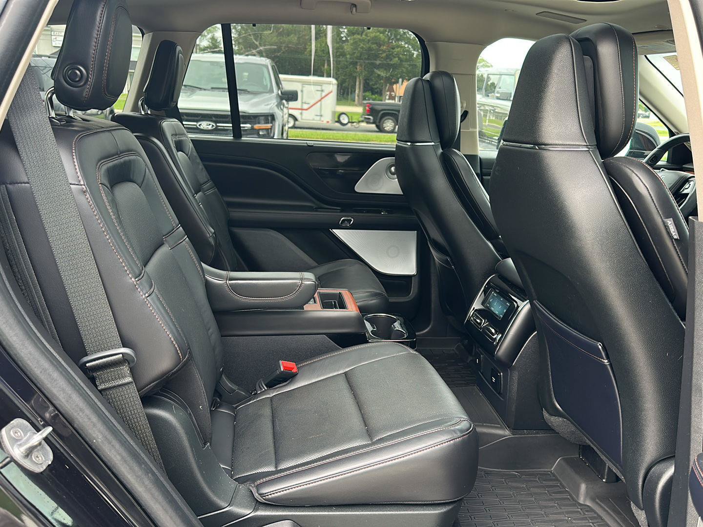 Used 2020 Lincoln Aviator Reserve w/ Equipment Group 202A AWD/4WD image 11