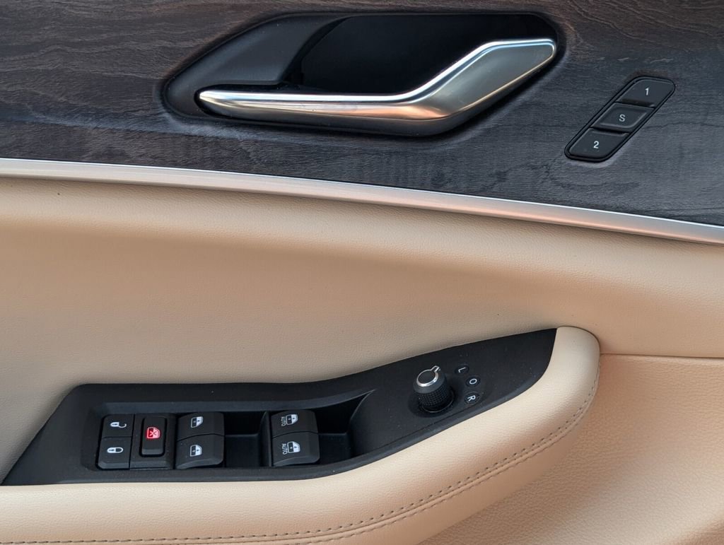 Certified 2024 Jeep Grand Cherokee Limited image 30