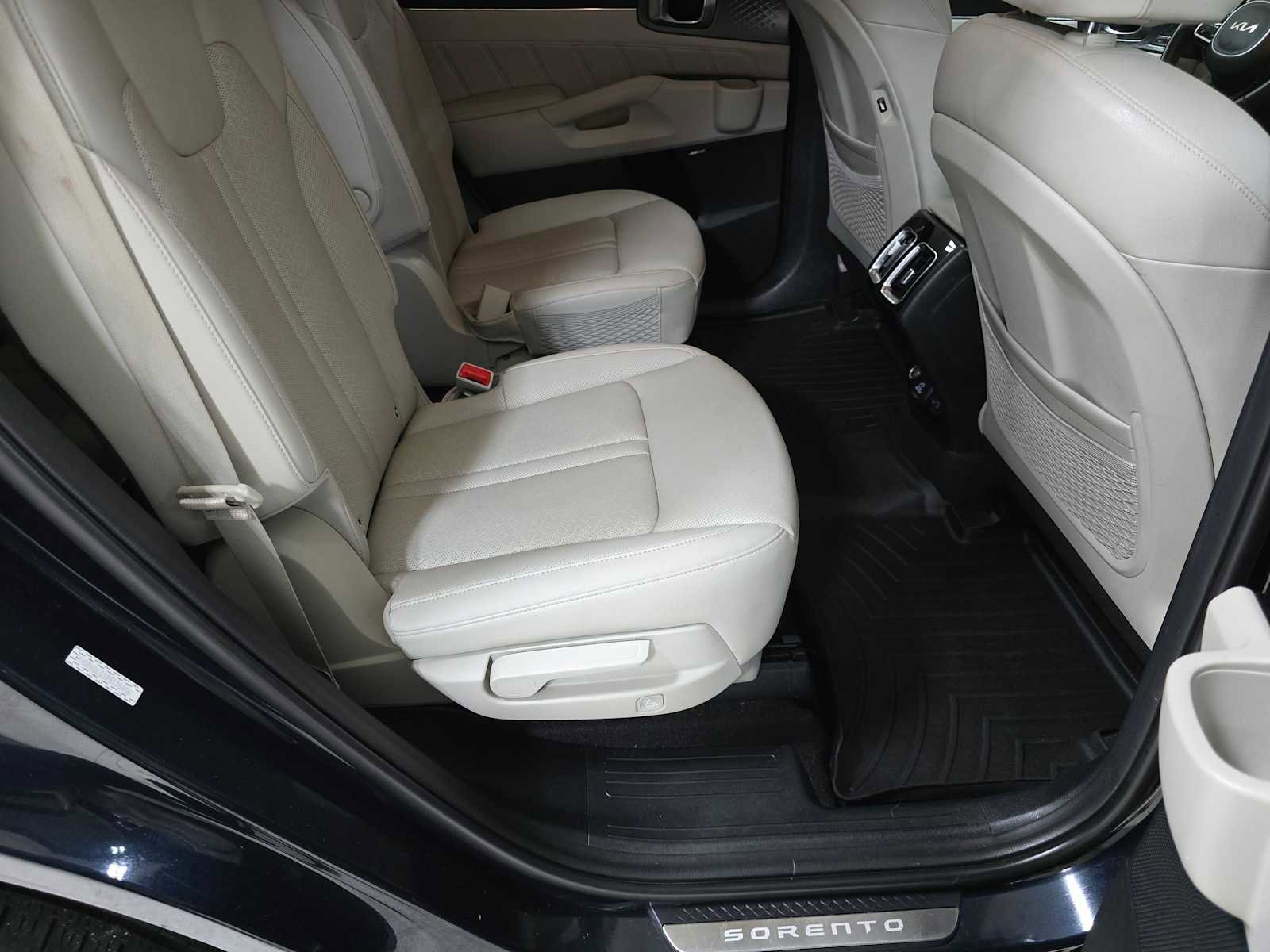 Used 2023 Kia Sorento SX Prestige image 14