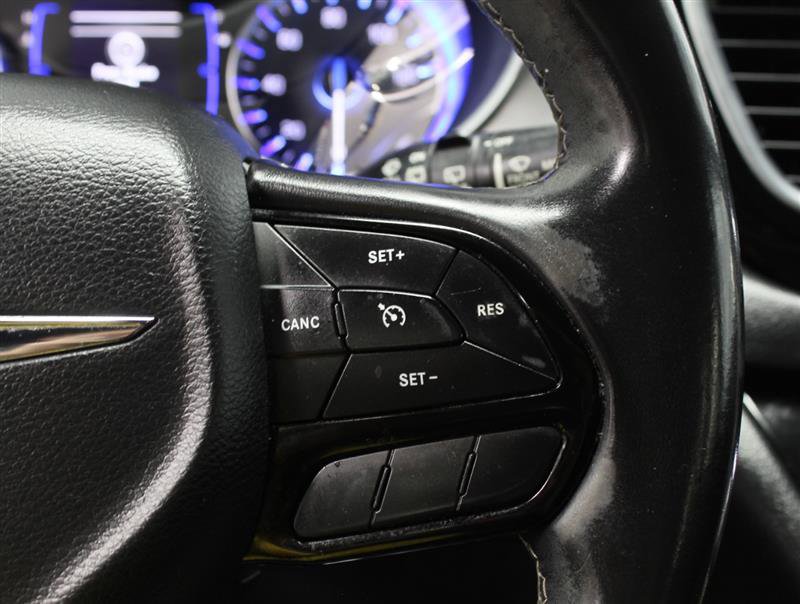 Used 2018 Chrysler Pacifica Touring Plus w/ S Appearance Package FWD image 13