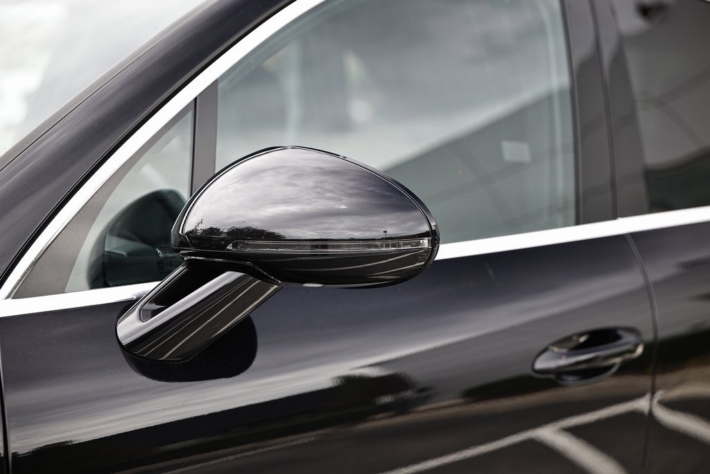 Certified 2024 Porsche Macan image 13