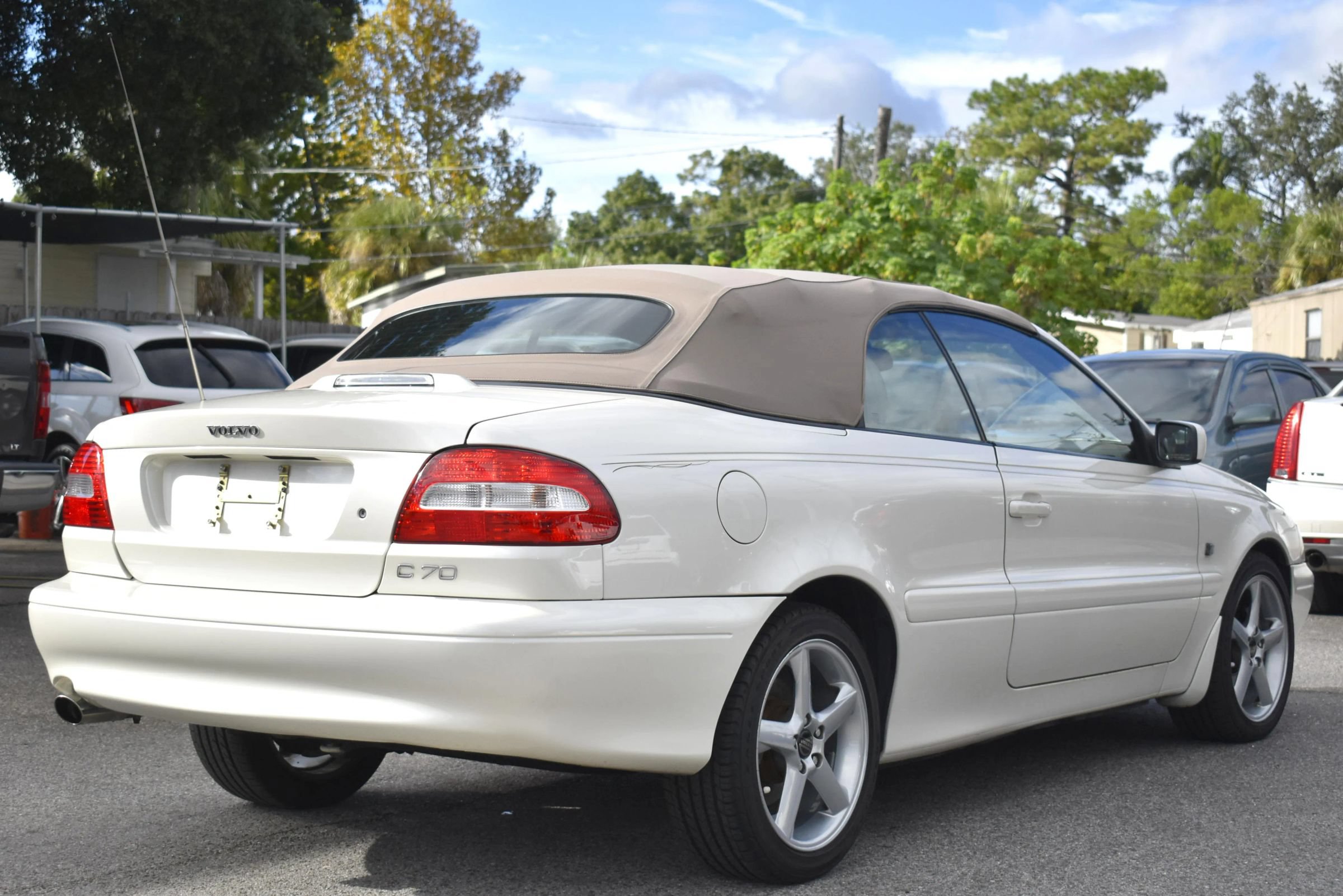 Used 2004 Volvo C70 LT FWD image 9