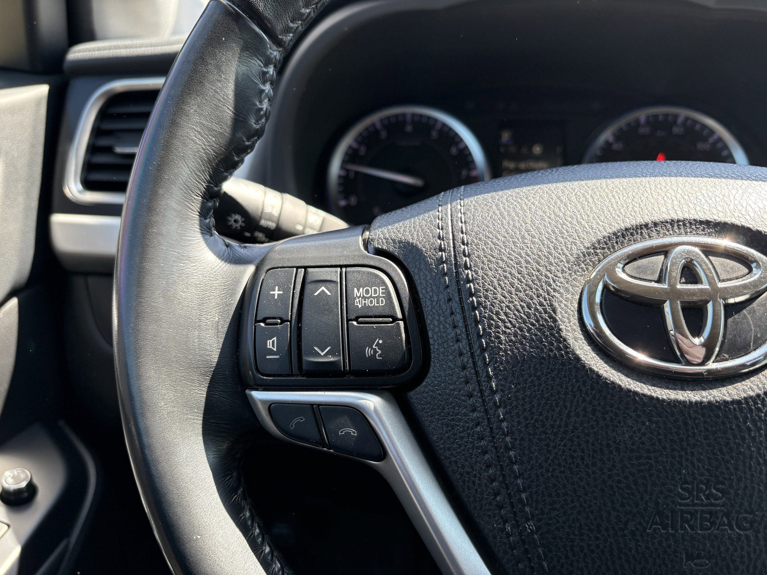Used 2019 Toyota Highlander Limited image 16