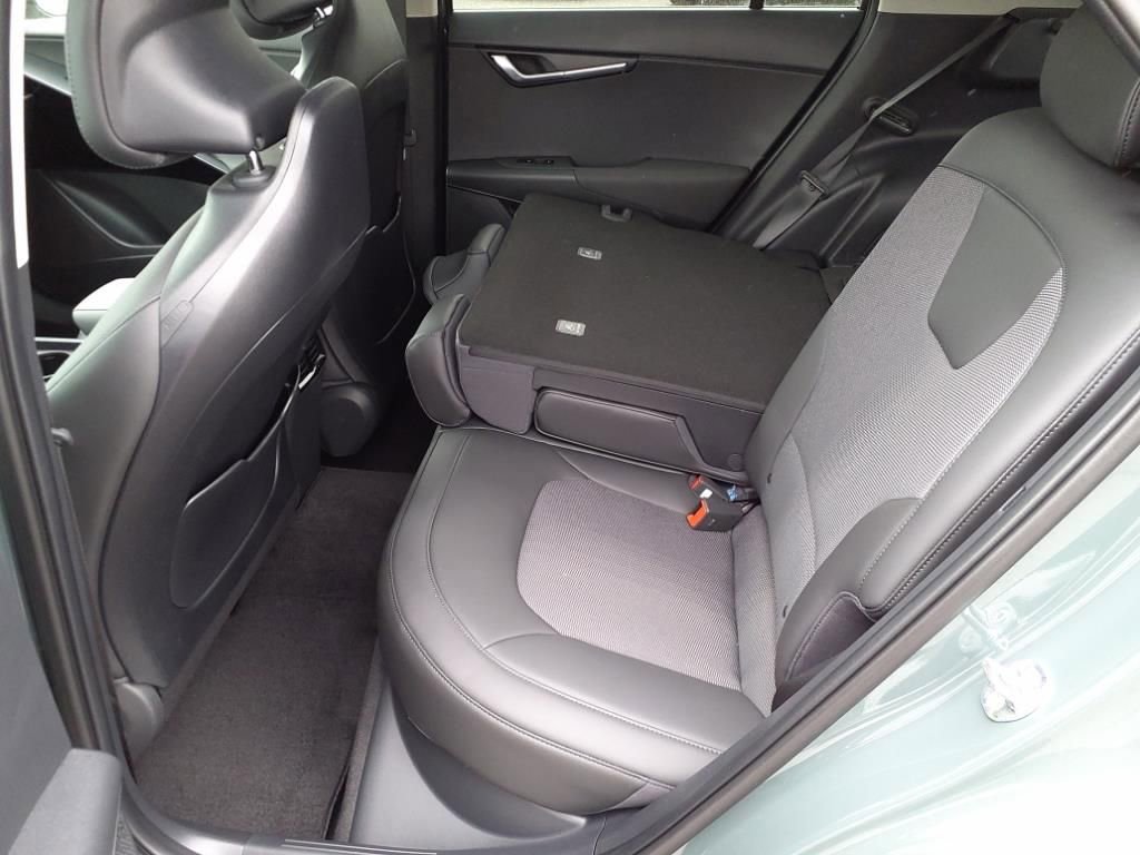 New 2025 Kia Niro EX w/ EX Cold Weather Package image 12