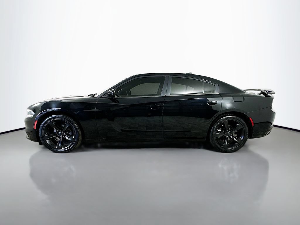 Used 2018 Dodge Charger SXT Plus w/ Quick Order Package 29J RWD image 4