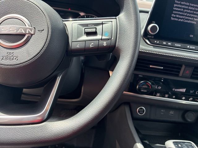 Used 2023 Nissan Rogue SV image 23