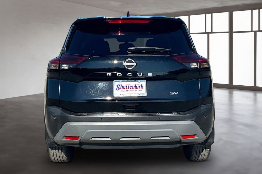 Used 2022 Nissan Rogue SV FWD image 5