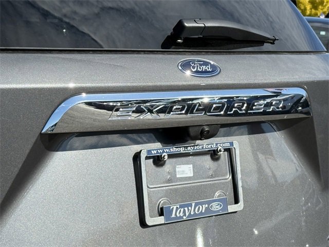 Certified 2022 Ford Explorer XLT w/ Equipment Group 202A image 30
