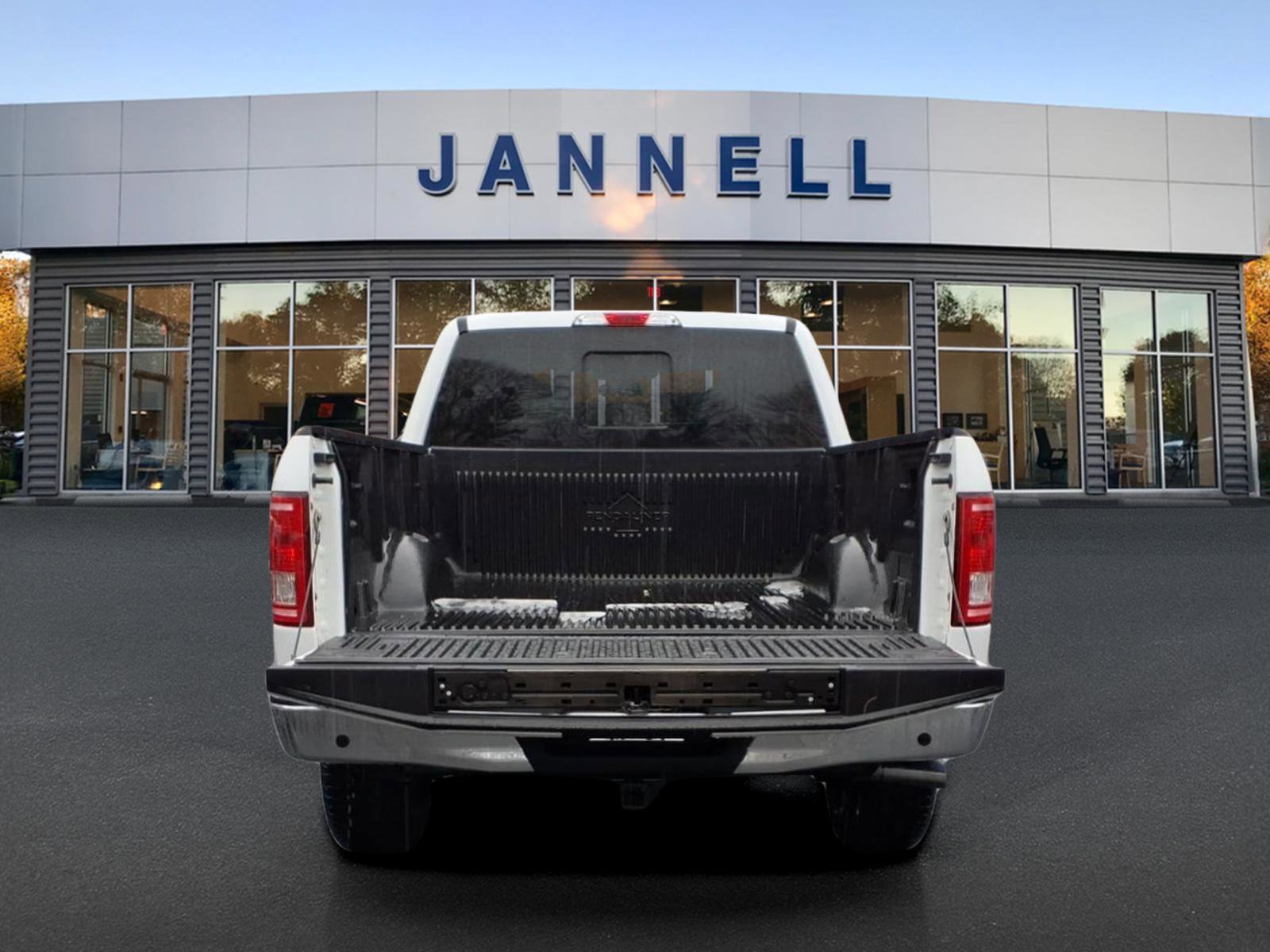 Used 2016 Ford F150 XLT w/ Equipment Group 302A Luxury image 11