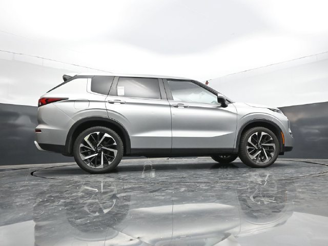 Used 2024 Mitsubishi Outlander SE FWD image 59